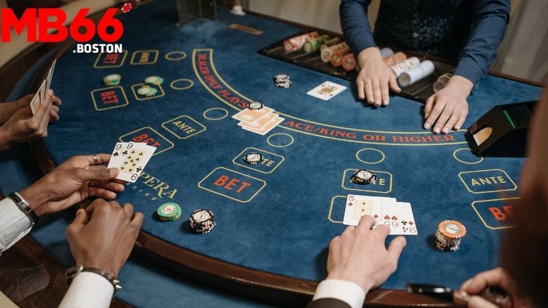 Cách Chơi Baccarat: Chơi Baccarat Cơ Bản Đến Nâng Cao 1 Giới Thiệu Về Baccarat: Khám Phá Trò Chơi Bài Quyến Rũ